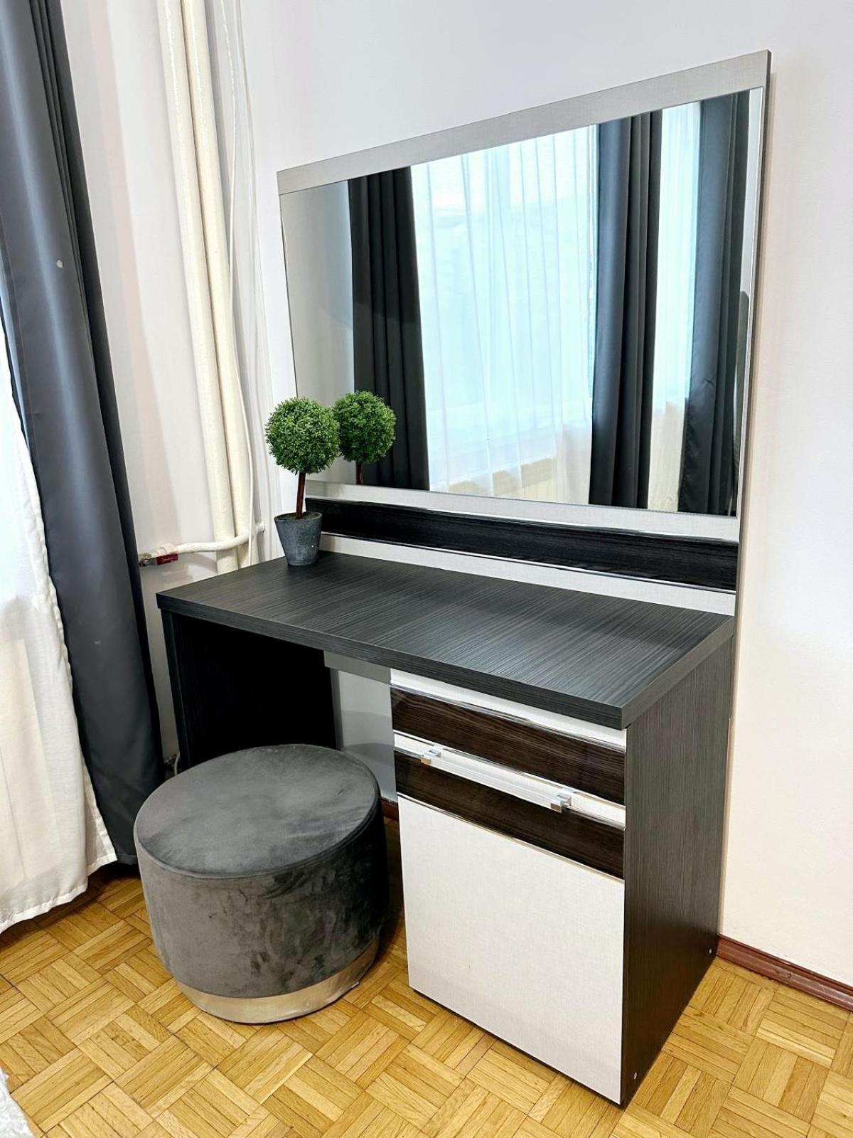 Chic Comfort 1Bdr With Landmark View - Concerthall Bucharest Exterior photo