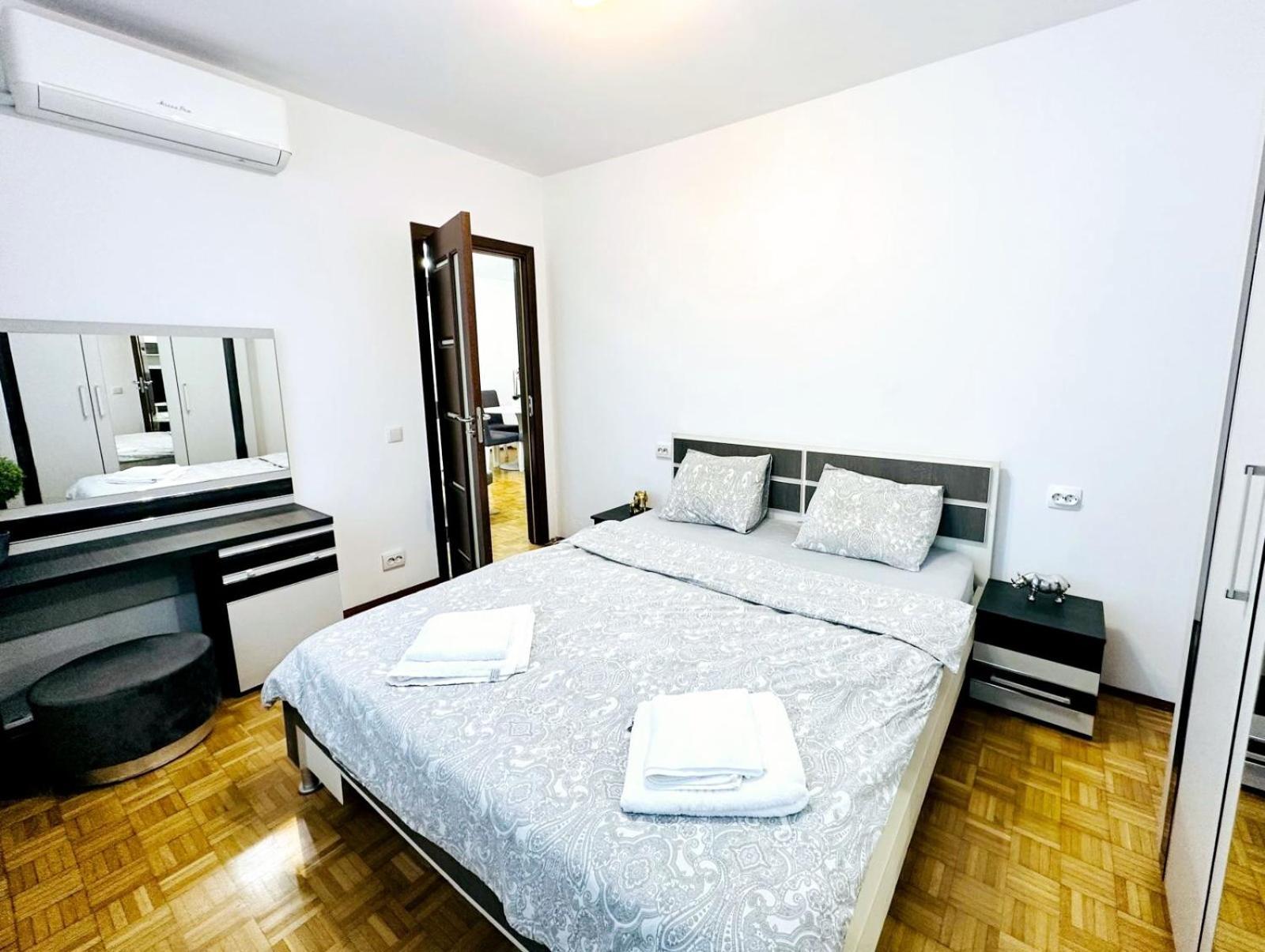 Chic Comfort 1Bdr With Landmark View - Concerthall Bucharest Exterior photo