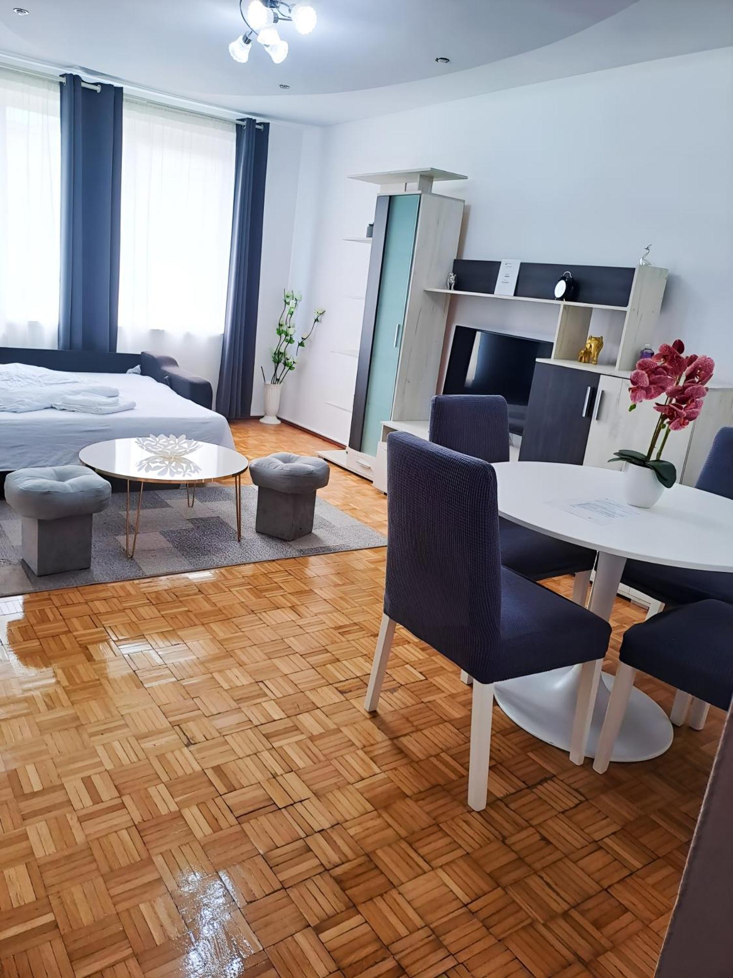 Chic Comfort 1Bdr With Landmark View - Concerthall Bucharest Exterior photo